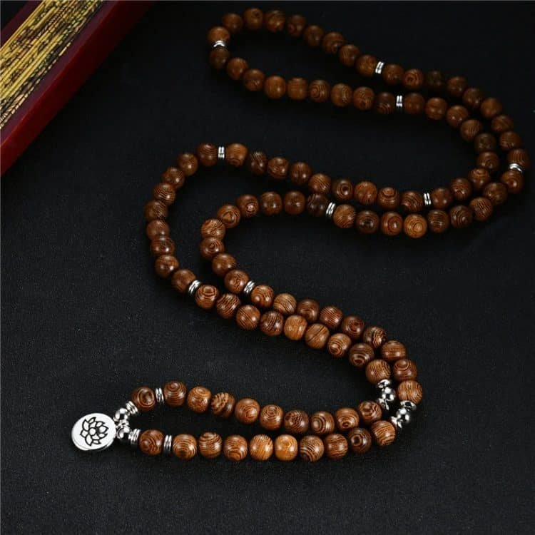 collier-mala-du-tibet-en-bois-e1614177683869.jpg