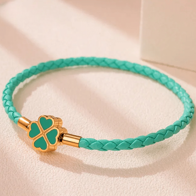 Pulsera de la Suerte trenzada de Cuero con Trébol de Cuatro Hojas-1