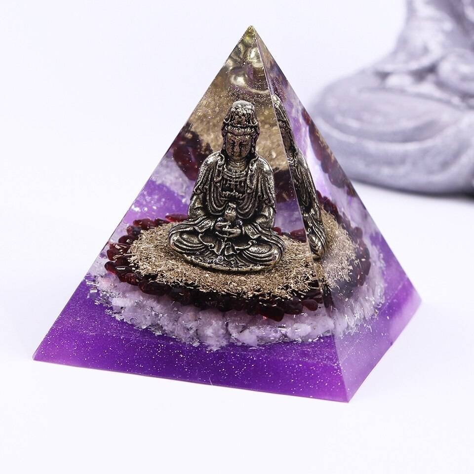 Orgonite-Pyramide-Bouddha-8220Paix-et-Serenite8221-Orgonite.jpg