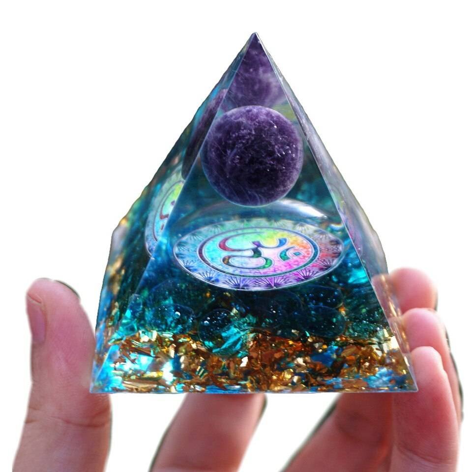 Pyramide-Orgonite-Om̐-Orgonite.jpg